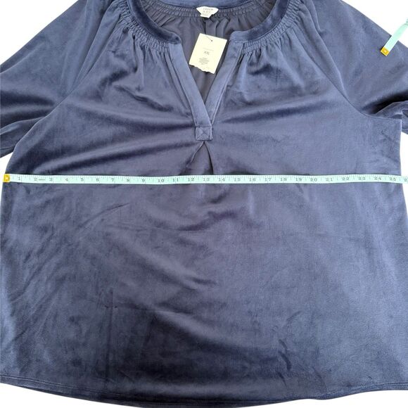Crown & Ivy NWT Women’s‎ Icon Peasant Top Size XXL Harbor Navy Velvet - Picture 8 of 10